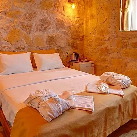 Ceran Stone House Невшехир