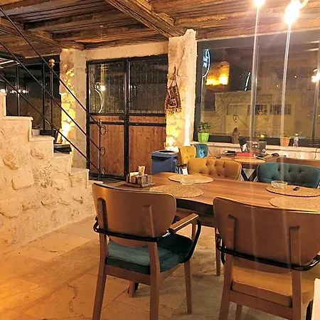 Ceran Stone House