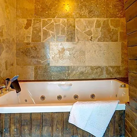 Ceran Stone House