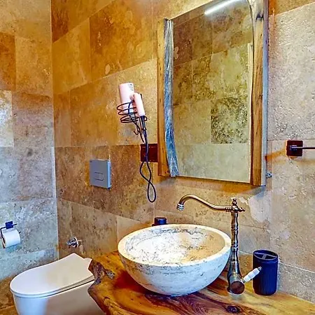 فندق Ceran Stone House